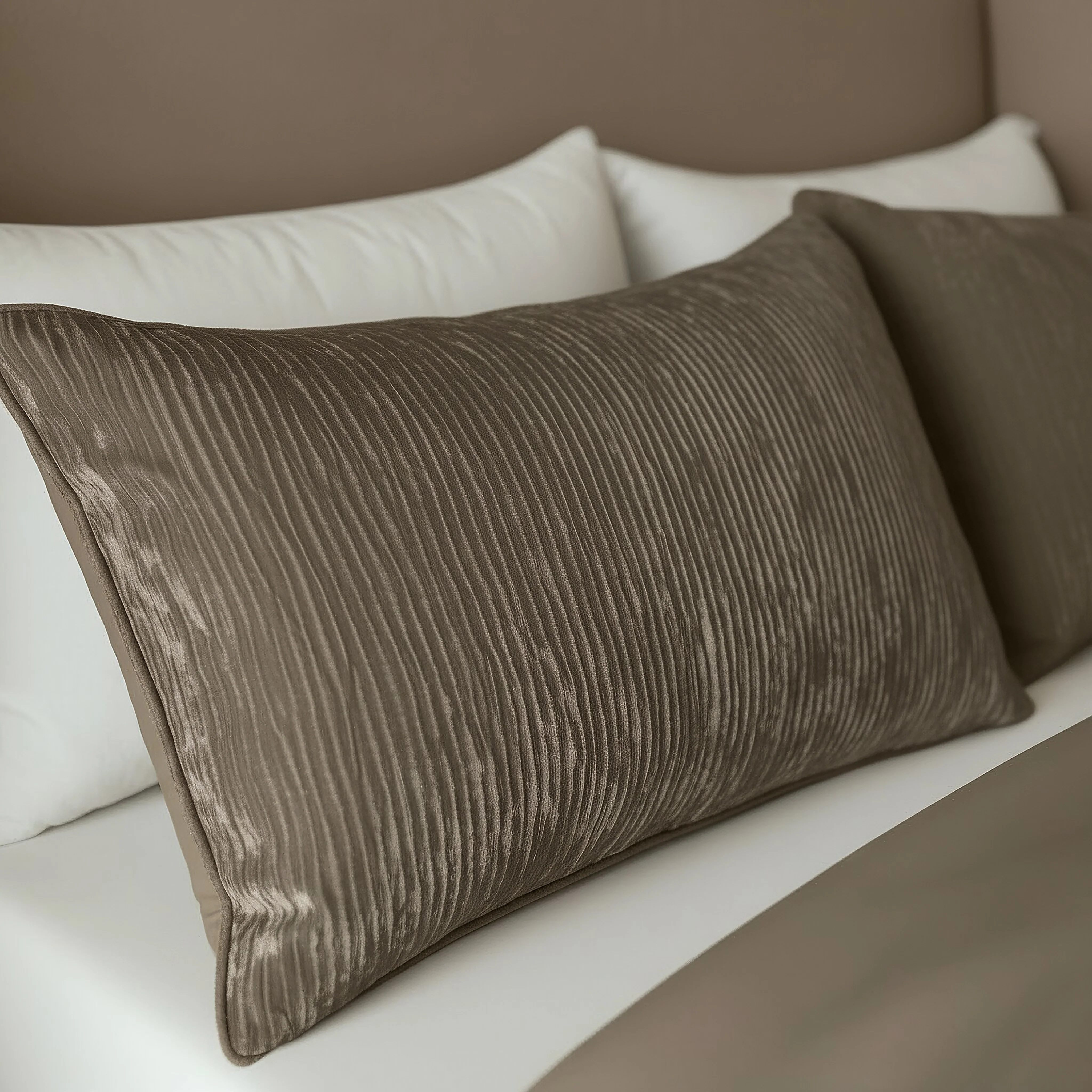Zelesta Velvetbed Chique Kussensloop Set van 2 - Taupe - Image 2